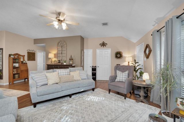 8962 W Buffalo Circle, Willis, TX 77378