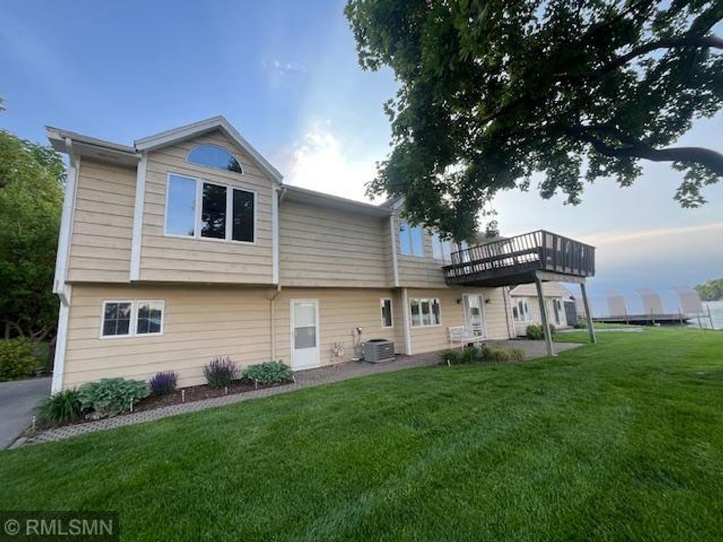 17500 County Road 101 W, Minnetonka, MN 55391
