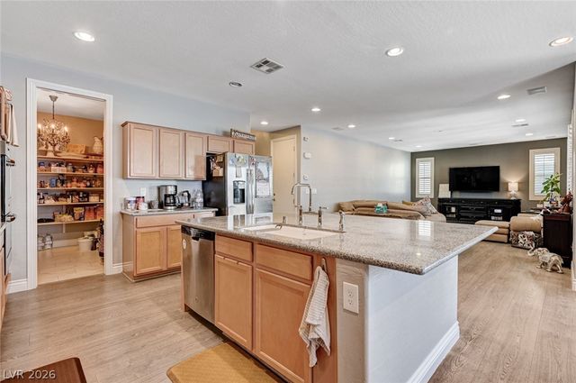 124 Nola Stream Court, Las Vegas, NV 89183