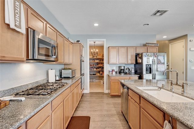 124 Nola Stream Court, Las Vegas, NV 89183