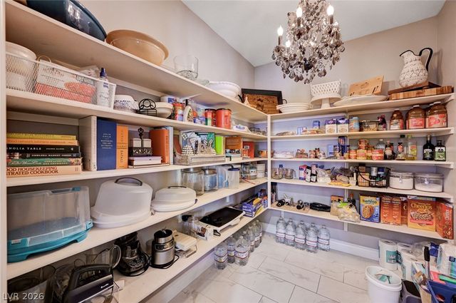 124 Nola Stream Court, Las Vegas, NV 89183