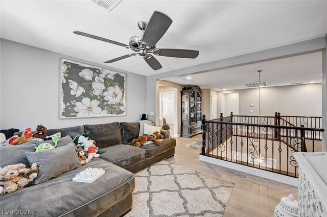 124 Nola Stream Court, Las Vegas, NV 89183