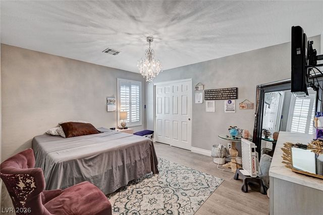 124 Nola Stream Court, Las Vegas, NV 89183