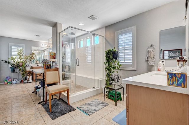 124 Nola Stream Court, Las Vegas, NV 89183