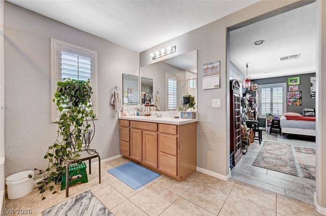 124 Nola Stream Court, Las Vegas, NV 89183