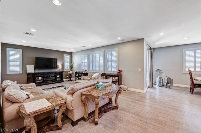 124 Nola Stream Court, Las Vegas, NV 89183