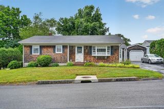 1025 Cherokee St, New Bedford, MA 02745