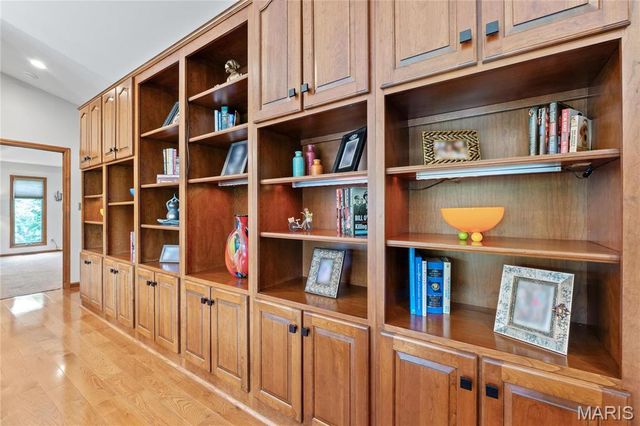 287 Larimore Valley Drive, Wildwood, MO 63005
