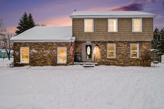 334 Cedarwood Drive, Flushing, MI 48433