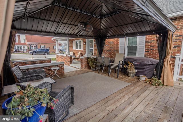 328 W ELM AVE, Hanover, PA 17331