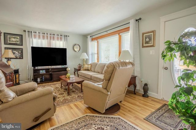 328 W ELM AVE, Hanover, PA 17331