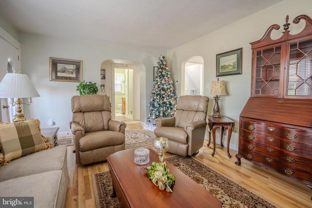 328 W ELM AVE, Hanover, PA 17331