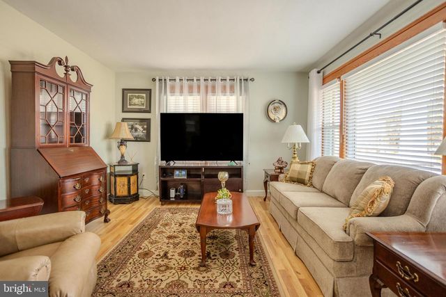 328 W ELM AVE, Hanover, PA 17331