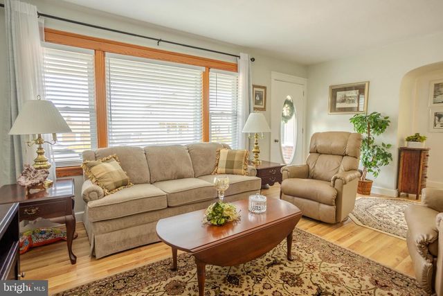 328 W ELM AVE, Hanover, PA 17331