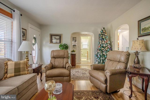 328 W ELM AVE, Hanover, PA 17331