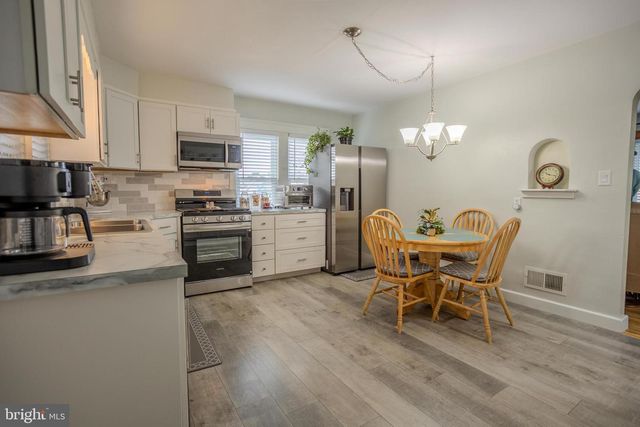 328 W ELM AVE, Hanover, PA 17331