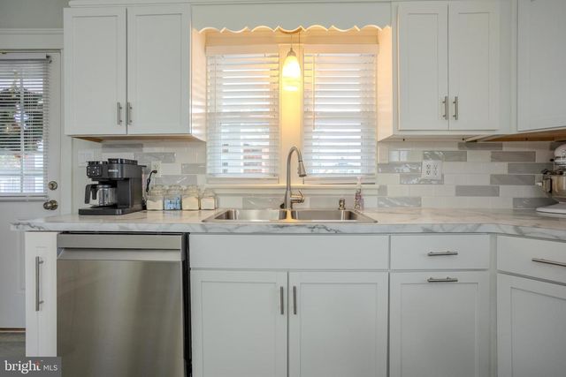 328 W ELM AVE, Hanover, PA 17331