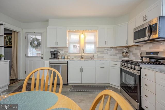 328 W ELM AVE, Hanover, PA 17331