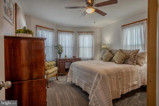 328 W ELM AVE, Hanover, PA 17331