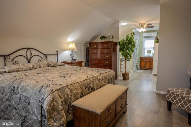 328 W ELM AVE, Hanover, PA 17331