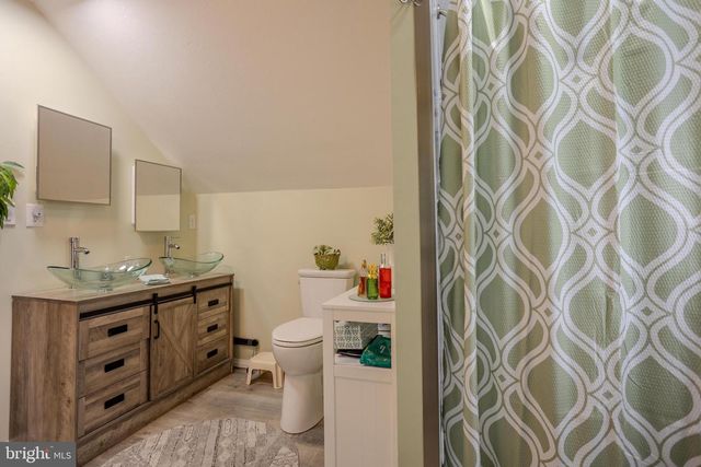 328 W ELM AVE, Hanover, PA 17331