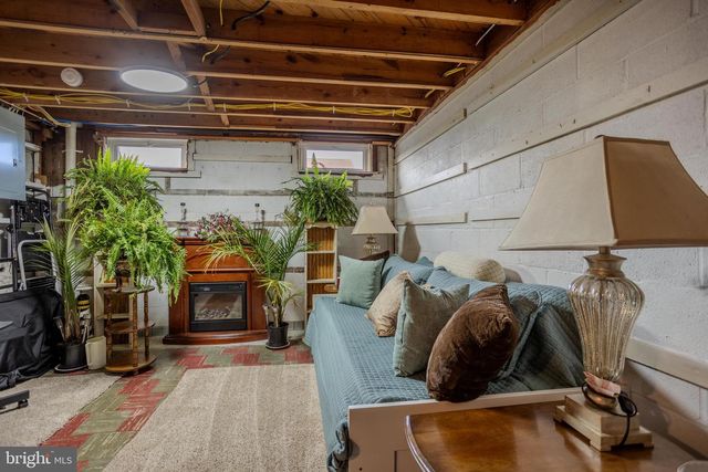 328 W ELM AVE, Hanover, PA 17331