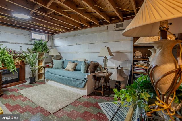 328 W ELM AVE, Hanover, PA 17331