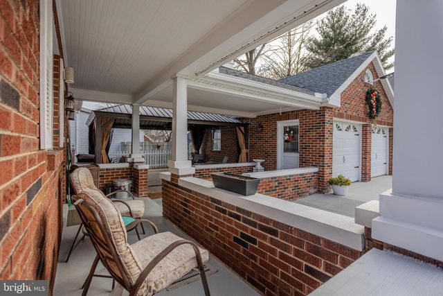 328 W ELM AVE, Hanover, PA 17331