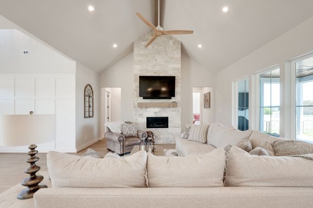 305 Willow Oak, Goldthwaite, TX 76844