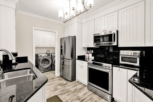 5025 Fairways Circle B-206, Vero Beach, FL 32967