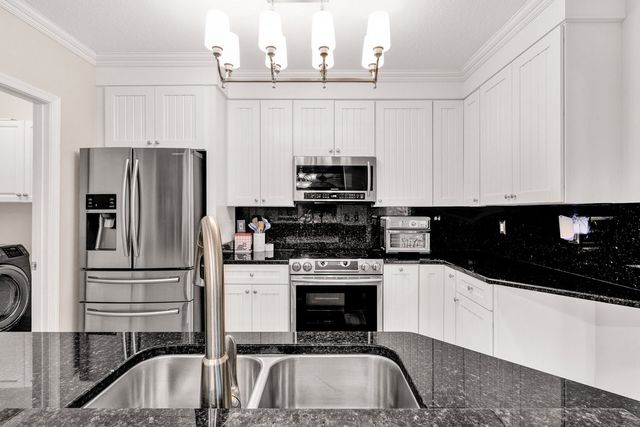 5025 Fairways Circle B-206, Vero Beach, FL 32967