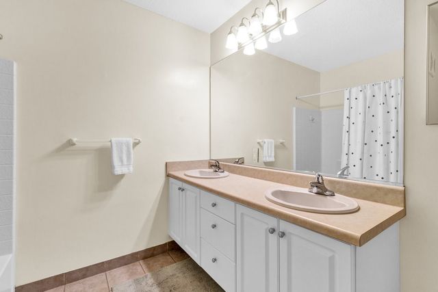 5025 Fairways Circle B-206, Vero Beach, FL 32967