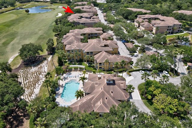 5025 Fairways Circle B-206, Vero Beach, FL 32967