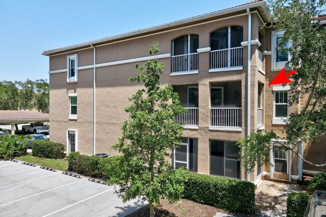 5025 Fairways Circle B-206, Vero Beach, FL 32967