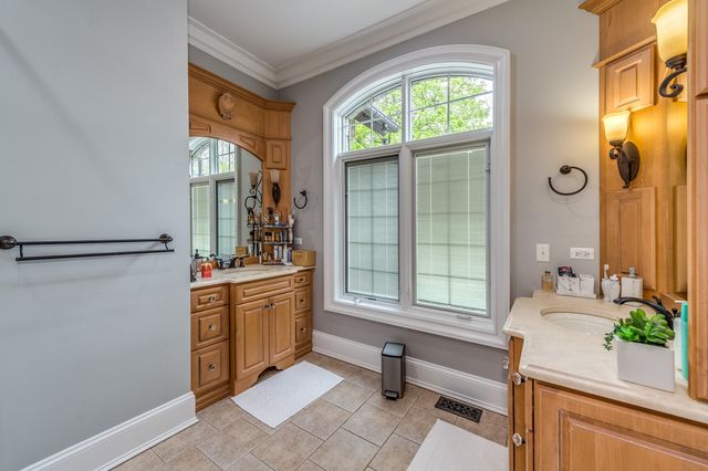 217 Haman Road, Inverness, IL 60010