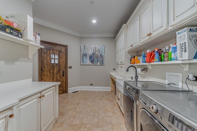 217 Haman Road, Inverness, IL 60010