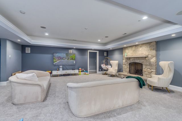 217 Haman Road, Inverness, IL 60010