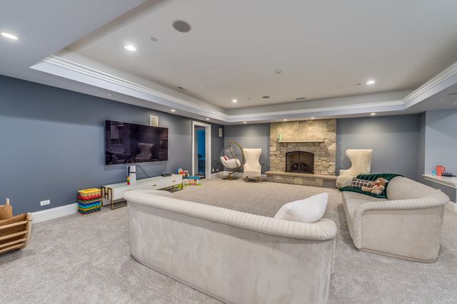 217 Haman Road, Inverness, IL 60010
