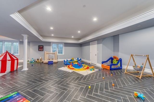 217 Haman Road, Inverness, IL 60010