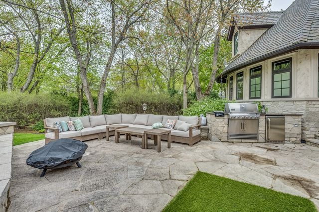 217 Haman Road, Inverness, IL 60010