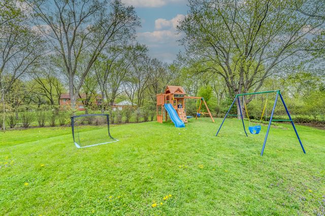 217 Haman Road, Inverness, IL 60010