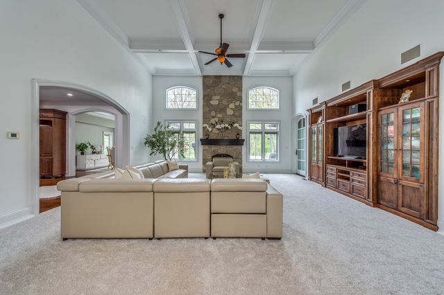 217 Haman Road, Inverness, IL 60010