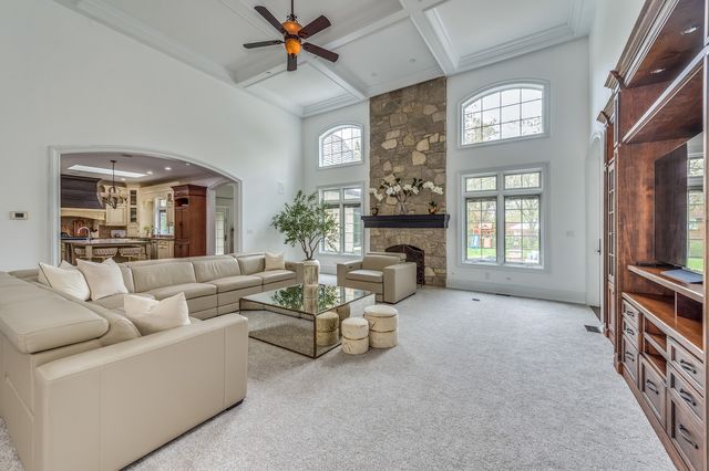 217 Haman Road, Inverness, IL 60010