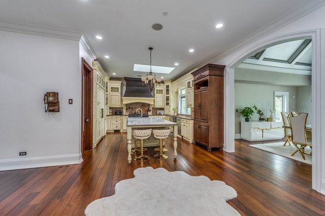 217 Haman Road, Inverness, IL 60010