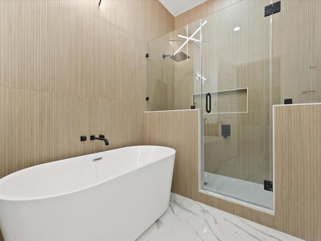 6639 Katarani Drive, Houston, TX 77091