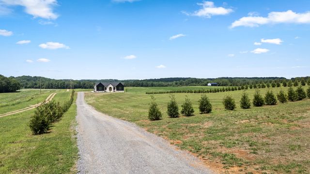 6954 Shelbyville Rd, Morrison, TN 37357