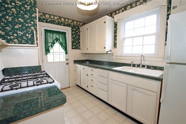 109 50th Street Se, Charleston, WV 25304