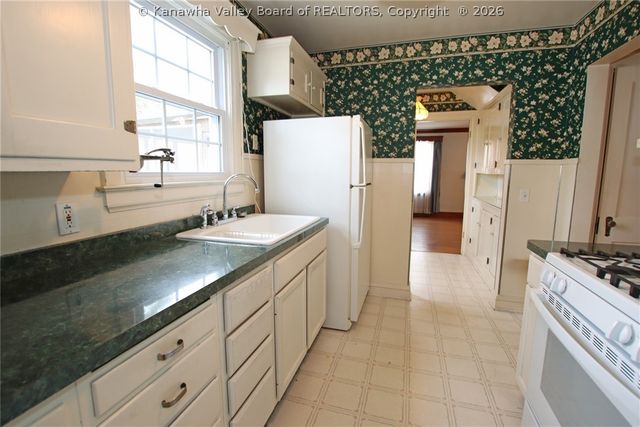 109 50th Street Se, Charleston, WV 25304