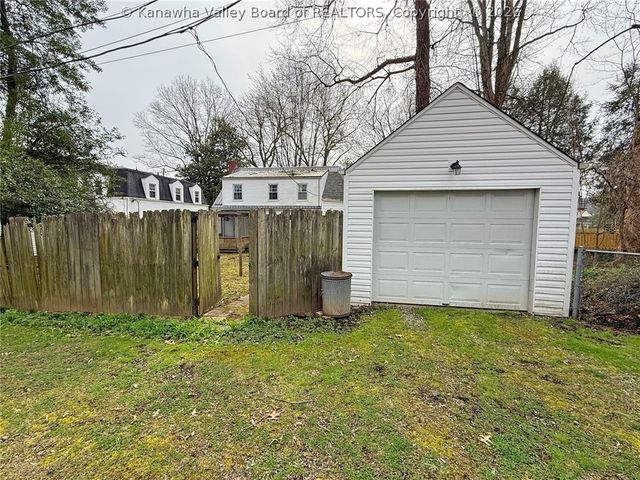 109 50th Street Se, Charleston, WV 25304