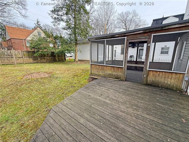 109 50th Street Se, Charleston, WV 25304